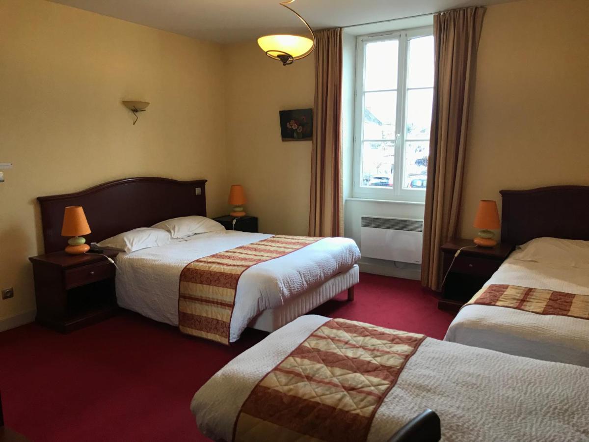 Logis Hotel Saint-Joseph Sancoins Luaran gambar